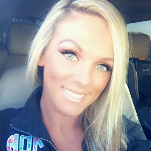 Meet your Posher, Jessica - Picture 6 of 8